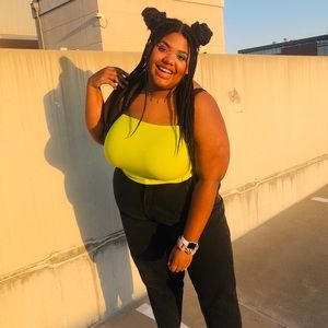 Meet your Posher, Adanya